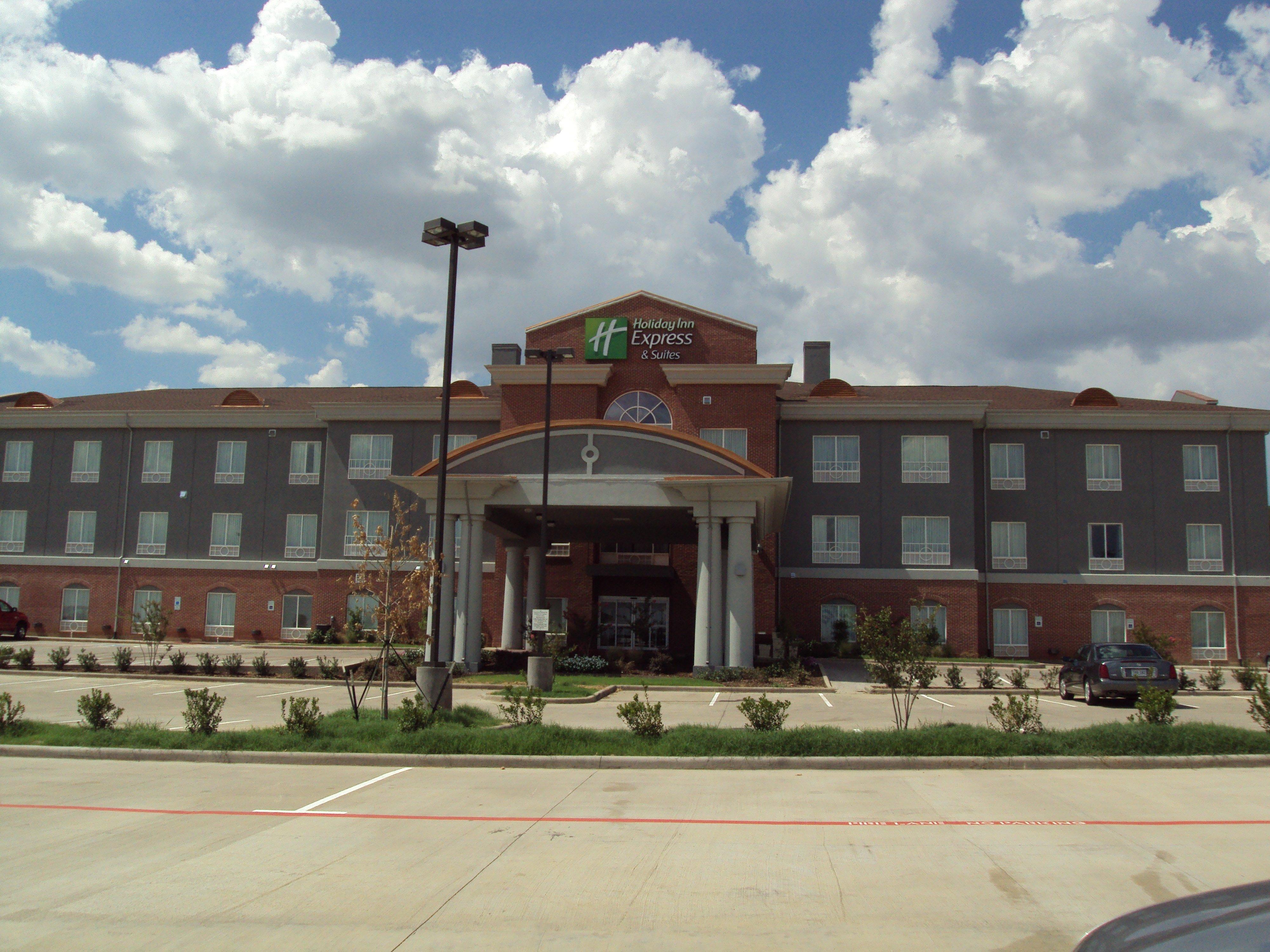 Holiday Inn Express & Suites Graham By Ihg Esterno foto